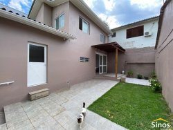 Casa com 03 dormitórios para locação no bairro Ideal 