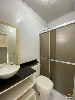 Casa com 03 dormitórios para locação no bairro Ideal 