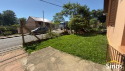 Casa com 02 dormitórios em Lomba Grande 