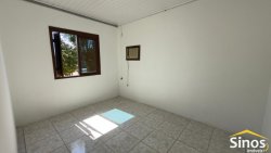Casa com 02 dormitórios em Lomba Grande 