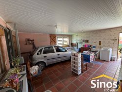 Casa com 02 dormitórios no Centro   