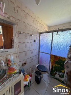 Casa com 02 dormitórios no Centro   