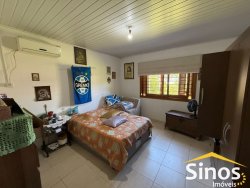 Casa com 02 dormitórios no Centro   