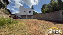 Casa com 02 dormitórios no bairro Lomba Grande 