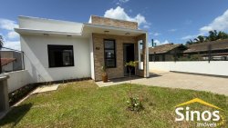 Casa com 02 dormitórios no bairro Lomba Grande 