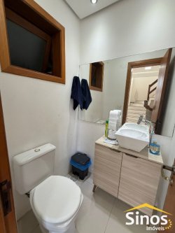 Casa com 03 dormitórios no bairro Hamburgo Velho    