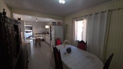 Casa mista com 04 dormitórios no Bairro Ideal 
