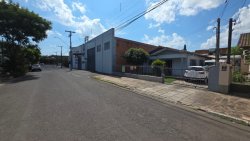 Casa mista com 04 dormitórios no Bairro Ideal 