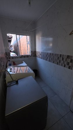 Casa mista com 04 dormitórios no Bairro Ideal 