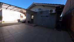 Casa mista com 04 dormitórios no Bairro Ideal 