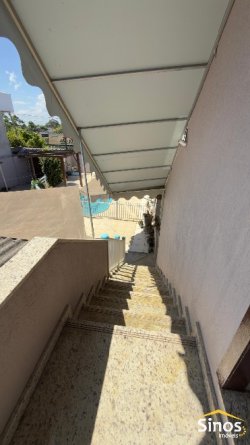 CASA DE ESQUINA COM 04 DORMITÓRIOS NO BAIRRO FEITORIA SELLER 