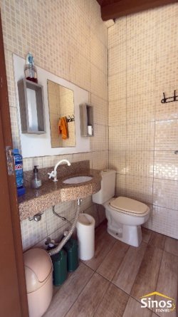 CASA DE ESQUINA COM 04 DORMITÓRIOS NO BAIRRO FEITORIA SELLER 