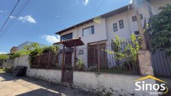 CASA DE ESQUINA COM 04 DORMITÓRIOS NO BAIRRO FEITORIA SELLER 