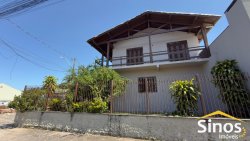 CASA DE ESQUINA COM 04 DORMITÓRIOS NO BAIRRO FEITORIA SELLER 