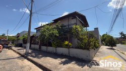 CASA DE ESQUINA COM 04 DORMITÓRIOS NO BAIRRO FEITORIA SELLER 