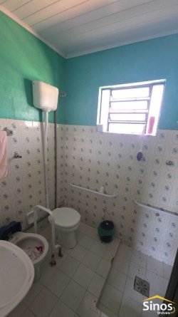 Casa com 03 dormitórios no Bairro Ideal 