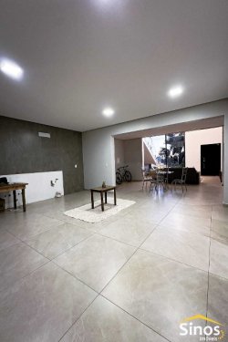 Casa com 03 dormitórios no bairro Colina do Sol 