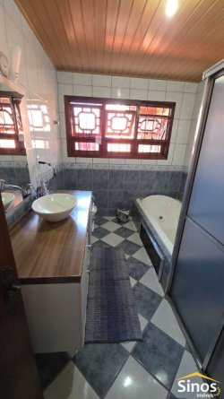 Sobrado com 06 dormitórios no Bairro Boa Vista 