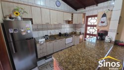 Sobrado com 06 dormitórios no Bairro Boa Vista 