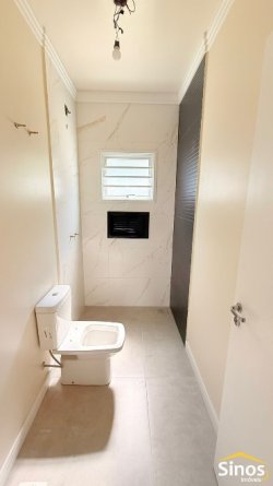 Casa com 03 dormitórios no bairro São Jorge  