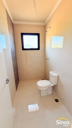 Casa com 03 dormitórios no bairro São Jorge  
