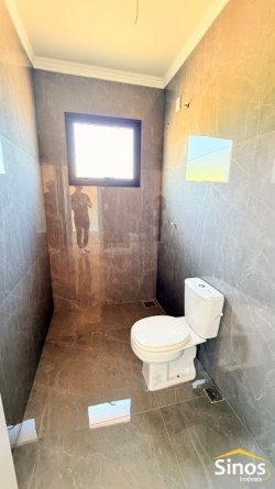Casa com 03 dormitórios no bairro São Jorge  