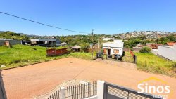 Casa com 03 dormitórios no bairro São Jorge  