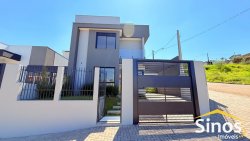 Casa com 03 dormitórios no bairro São Jorge  