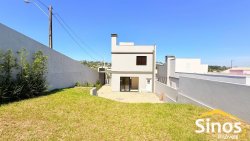 Casa com 03 dormitórios no bairro São Jorge  