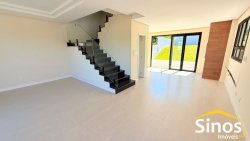 Casa com 03 dormitórios no bairro São Jorge  