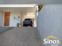 Casa com 03 dormitórios no bairro São Jorge 