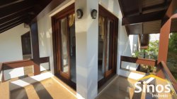 Casa com 04 dormitórios para locação no bairro Ideal   