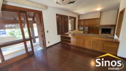 Casa com 04 dormitórios para locação no bairro Ideal   
