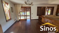Casa com 04 dormitórios para locação no bairro Ideal   