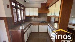 Casa com 04 dormitórios para locação no bairro Ideal   