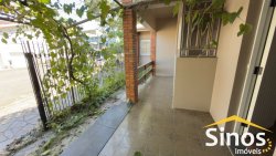 Casa com 04 dormitórios para locação no bairro Ideal 