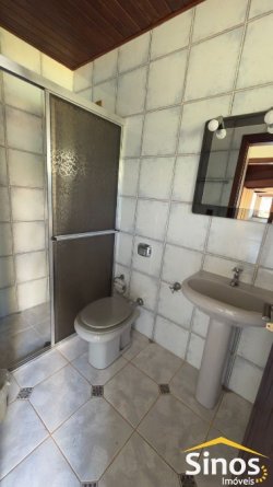 Casa com 04 dormitórios para locação no bairro Ideal 