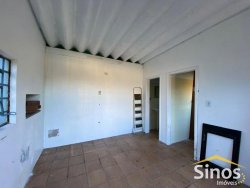 Casa com 03 dormitórios no bairro Vila Nova 