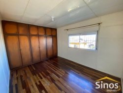 Casa com 03 dormitórios no bairro Vila Nova 