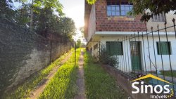Casa com 03 dormitórios para locação no bairro Primavera  