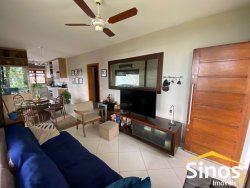 Casa com 02 dormitórios, sendo 01 suíte para locação no bairro Lomba Grande      