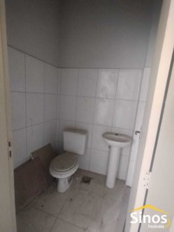 Prédio com 03 andares no bairro Vila Nova  