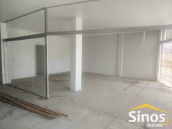 Prédio com 03 andares no bairro Vila Nova  