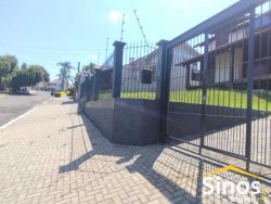 Casa com 03 dormitórios, sendo 01 suíte no bairro Rincão 