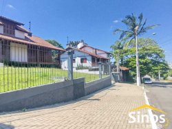 Casa com 03 dormitórios, sendo 01 suíte no bairro Rincão 
