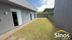 Casa com 03 dormitórios no bairro Lomba Grande 