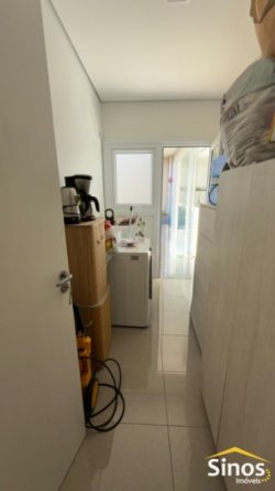 Casa com 03 dormitórios no bairro Lomba Grande 