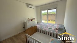 Casa com 03 dormitórios no bairro Lomba Grande 