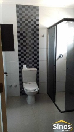 Casa mobiliada com 03 dormitórios, sendo 02 suítes no Bairro Primavera 