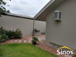 Casa mobiliada com 03 dormitórios, sendo 02 suítes no Bairro Primavera 